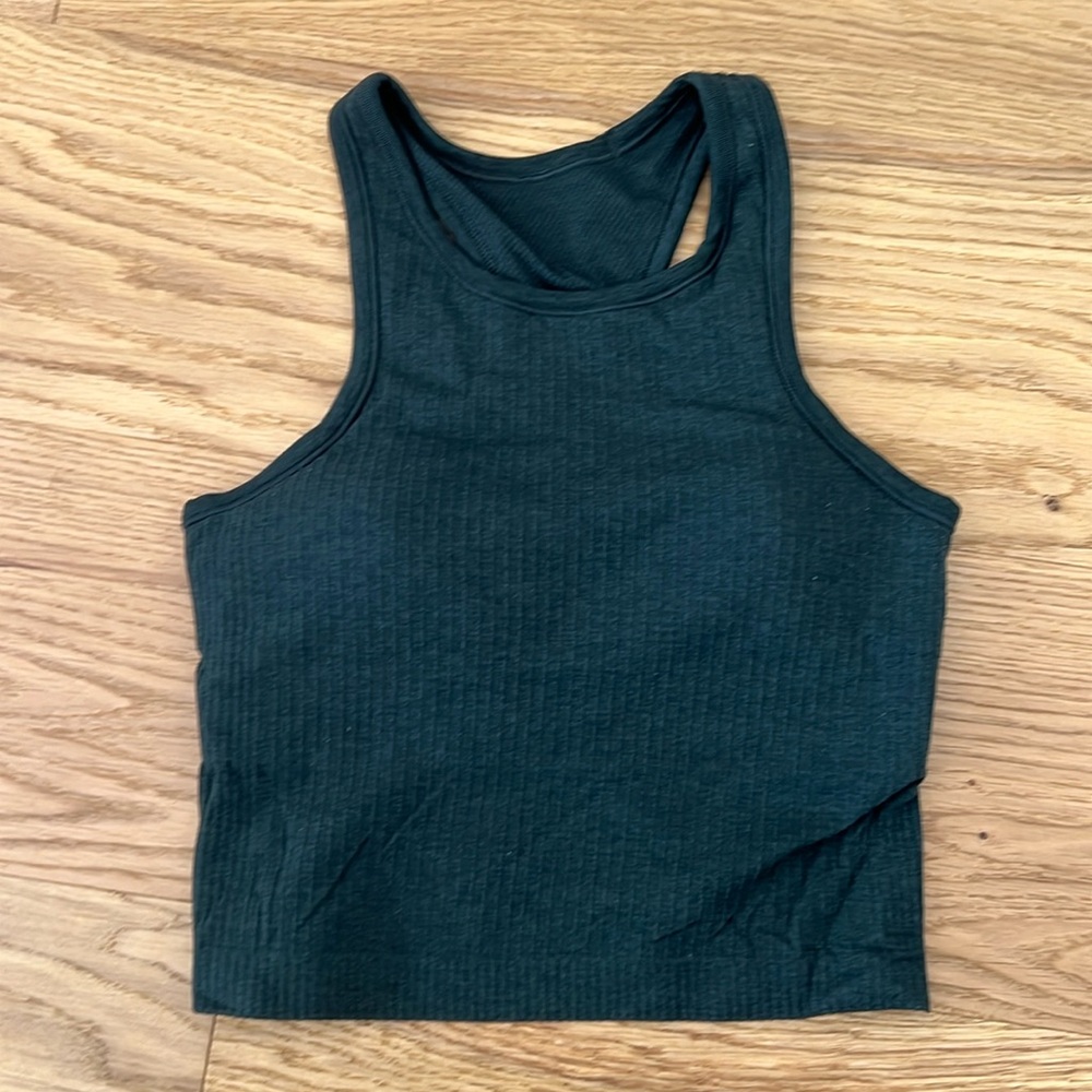 Lululemon Ebb to street crop